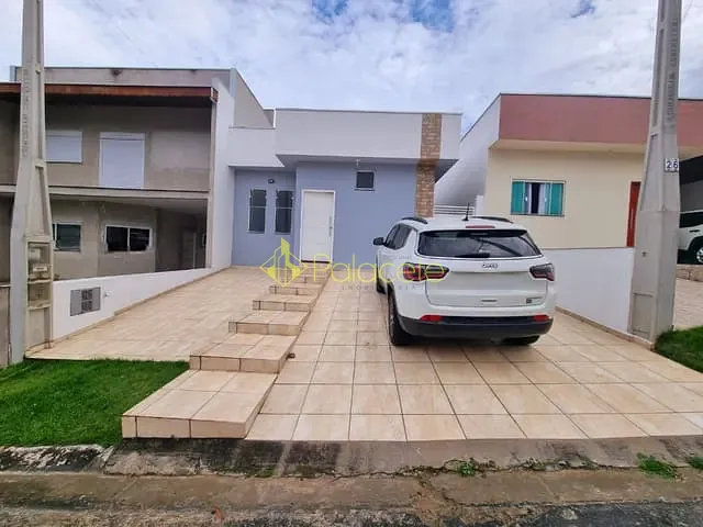 Casa com 200m² 3 quartos e 2 banheiros, à venda, no bairro Parque São Domingos em Pindamonhangaba
