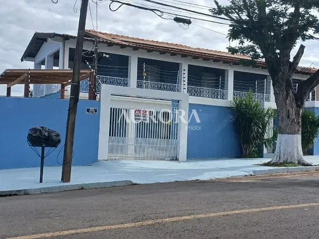 Casa com 550m² 5 quartos e 5 banheiros, para alugar, no bairro Bancários em Londrina