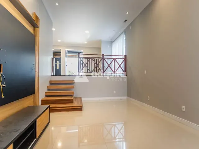 Casa 3 quartos e 3 banheiros, à venda, no bairro Jardim Carvalho em Ponta Grossa