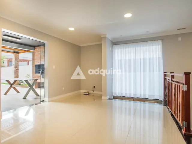 Casa 3 quartos e 3 banheiros, à venda, no bairro Jardim Carvalho em Ponta Grossa