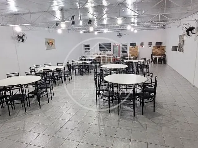 Casa com 500m² 3 quartos e 4 banheiros, à venda ou para alugar, no bairro Veleiros em São Paulo
