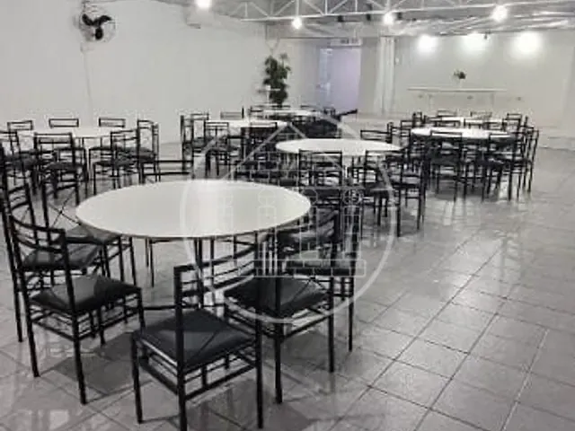 Casa com 500m² 3 quartos e 4 banheiros, à venda ou para alugar, no bairro Veleiros em São Paulo
