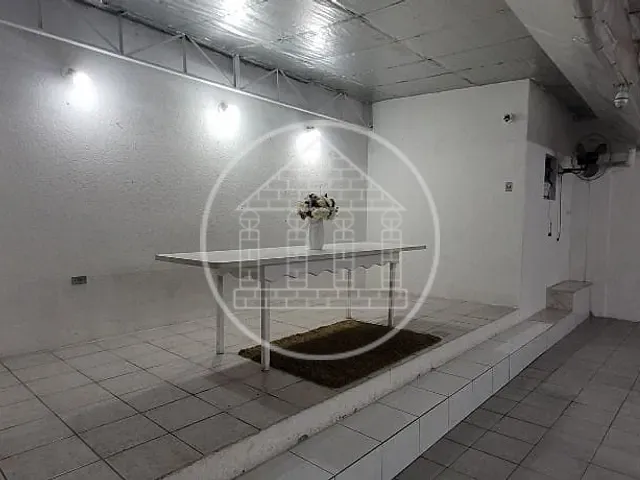 Casa com 500m² 3 quartos e 4 banheiros, à venda ou para alugar, no bairro Veleiros em São Paulo