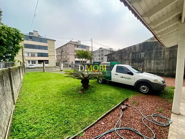Casa com 506m² 2 quartos e 2 banheiros, à venda, no bairro Vera Cruz em Gravataí