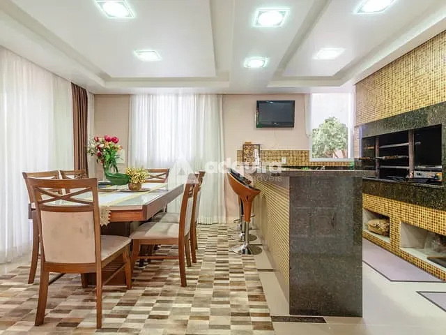 Casa com 600m² 4 quartos e 5 banheiros, à venda, no bairro Orfãs em Ponta Grossa