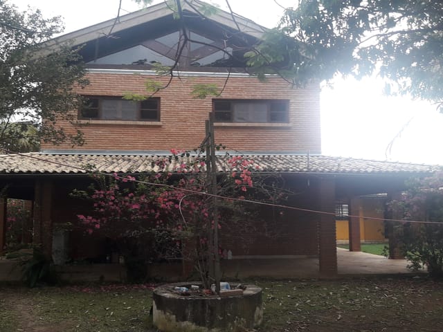 Casa com 3000m² 3 quartos e 1 banheiro, à venda, no bairro Parque Lago Azul em Pindamonhangaba