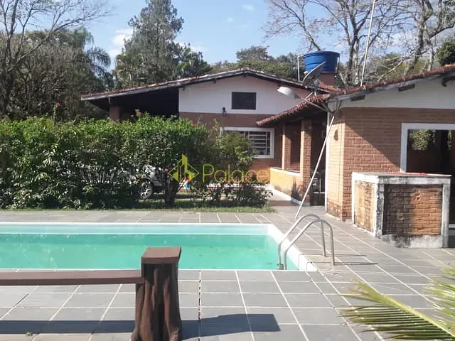 Casa com 3000m² 3 quartos e 1 banheiro, à venda, no bairro Parque Lago Azul em Pindamonhangaba