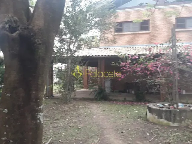 Casa com 3000m² 3 quartos e 1 banheiro, à venda, no bairro Parque Lago Azul em Pindamonhangaba