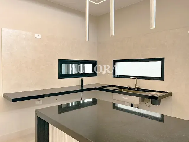 Casa com 210m² 3 quartos e 3 banheiros, à venda ou para alugar, no bairro Dom Pedro em Londrina
