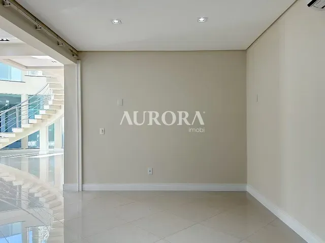 Casa com 800m², à venda ou para alugar, no bairro Esperança em Londrina