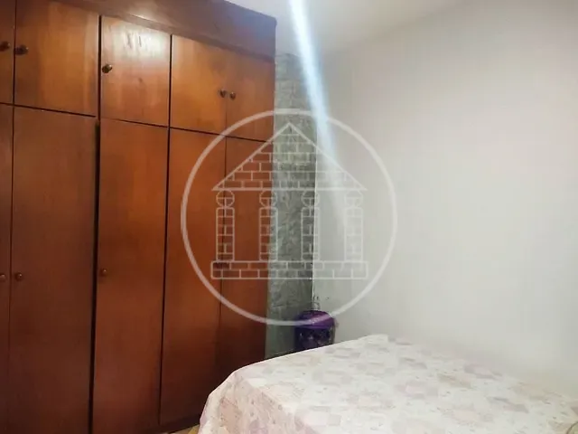 Casa com 300m² 3 quartos e 2 banheiros, à venda, no bairro Vila Campo Grande em São Paulo