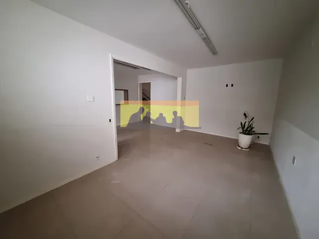 Casa com 338m², para alugar, no bairro Vila Itapura em Campinas