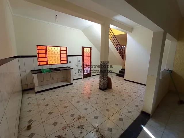 Casa com 1m² 3 quartos e 2 banheiros, à venda, no bairro Jardim Santo Antônio da Boa Vista em Jacareí