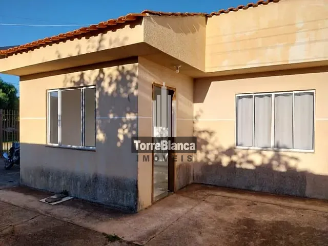 Casa 2 quartos e 1 banheiro, à venda, no bairro Cará-cará em Ponta Grossa