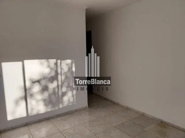 Casa 2 quartos e 1 banheiro, à venda, no bairro Cará-cará em Ponta Grossa