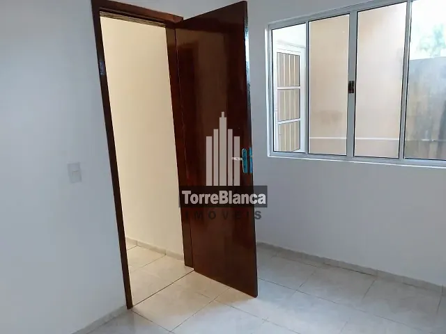 Casa 2 quartos e 1 banheiro, à venda, no bairro Cará-cará em Ponta Grossa
