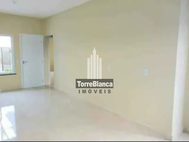 Casa 2 quartos e 1 banheiro, à venda, no bairro Cará-cará em Ponta Grossa