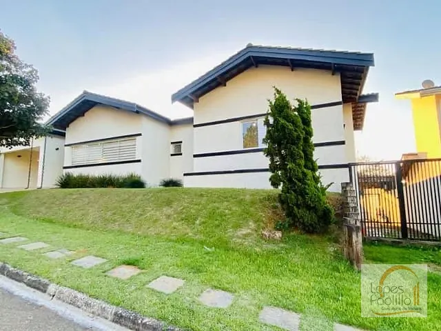 Casa com 800m² 3 quartos e 4 banheiros, à venda, no bairro Loteamento Quintas de São Francisco em Atibaia