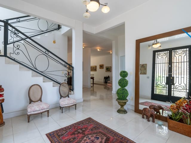 Casa com 800m² 4 quartos e 6 banheiros, à venda, no bairro Jardim Leonor em São Paulo