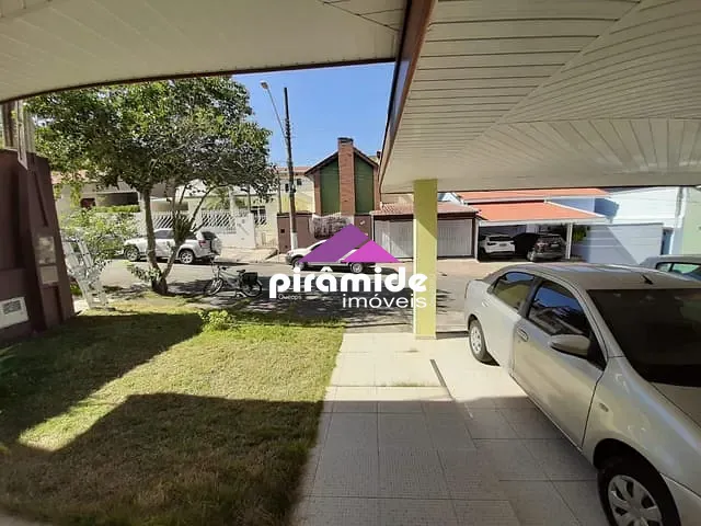 Casa com 250m² 4 quartos e 4 banheiros, à venda, no bairro Urbanova em São José dos Campos