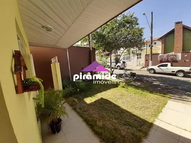 Casa com 250m² 4 quartos e 4 banheiros, à venda, no bairro Urbanova em São José dos Campos