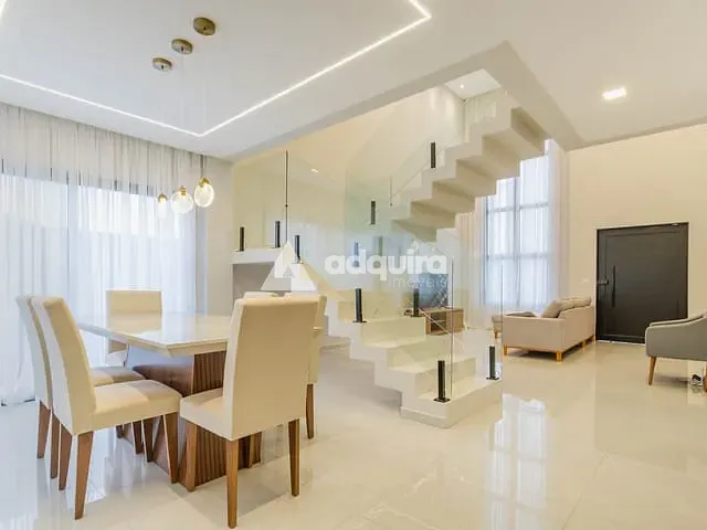 Casa com 300m² 3 quartos e 4 banheiros, à venda, no bairro Jardim Carvalho em Ponta Grossa