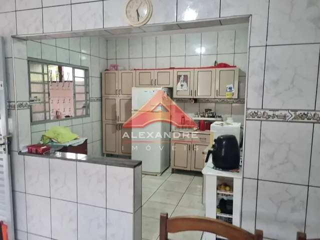 Casa com 250m² 5 quartos e 3 banheiros, à venda, no bairro Conjunto Residencial Galo Branco em São José Dos Campos