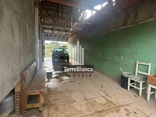 Casa com 360m² 2 quartos e 2 banheiros, à venda, no bairro Chapada em Ponta Grossa
