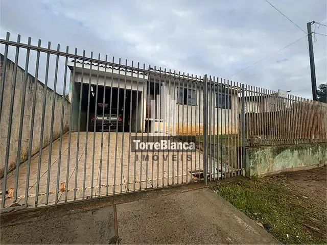 Casa com 360m² 2 quartos e 2 banheiros, à venda, no bairro Chapada em Ponta Grossa