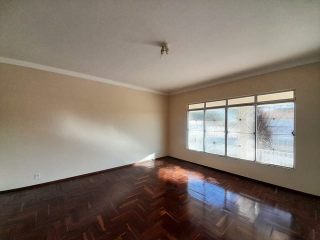 Foto do Casa - Casa com 3 dormitórios para alugar, 172 m² por R$ 1.900,00/mês - Parque das Nações - Alfenas/MG | H. DE PAIVA MAGALHAES & F.DE PAIVA MAGALHAES LTDA