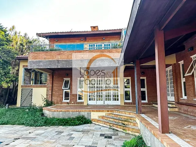 Casa com 1000m² 4 quartos e 6 banheiros, à venda, no bairro Vila Petrópolis em Atibaia