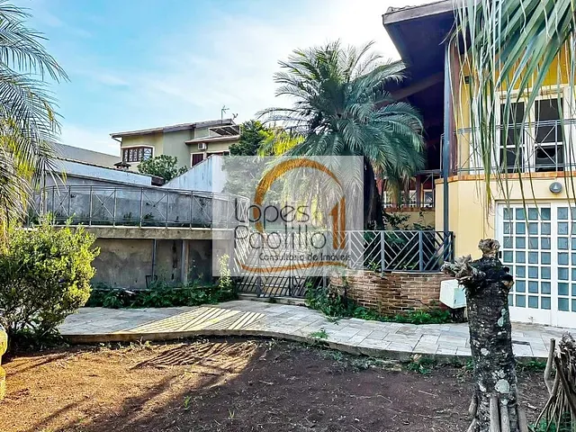 Casa com 1000m² 4 quartos e 6 banheiros, à venda, no bairro Vila Petrópolis em Atibaia