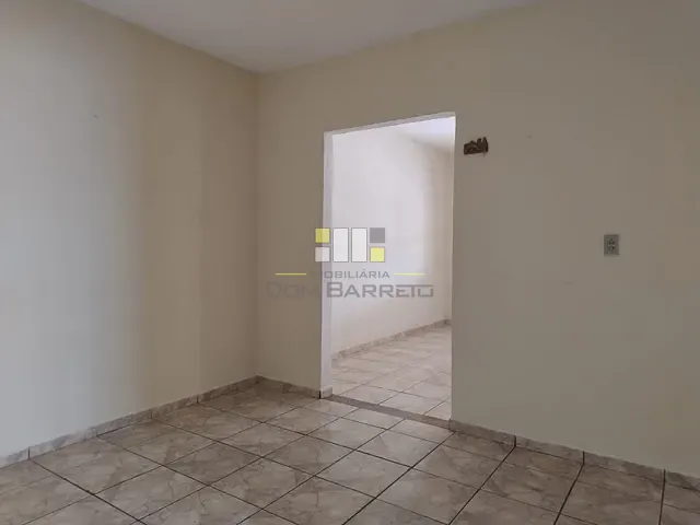 Casa 3 quartos e 1 banheiro, para alugar, no bairro Vila Santana em Sumaré