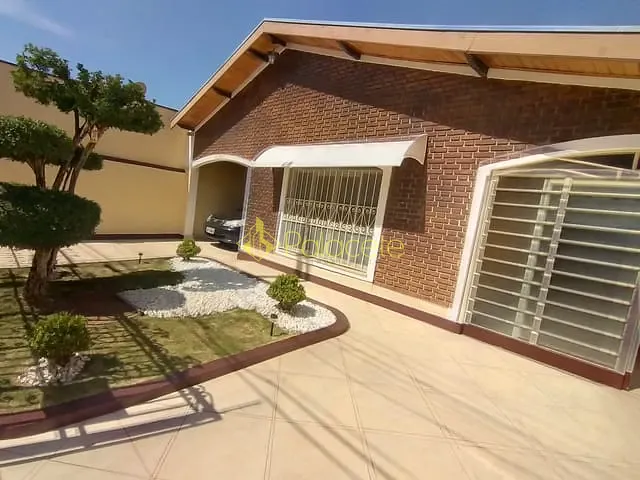 Casa com 250m² 3 quartos e 2 banheiros, à venda, no bairro Jardim Independência em Taubaté