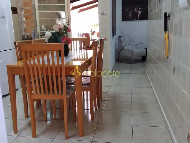Casa com 250m² 3 quartos e 2 banheiros, à venda, no bairro Jardim Independência em Taubaté