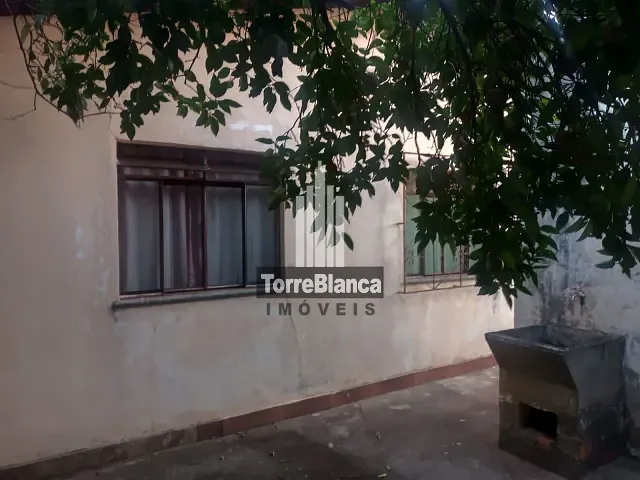 Casa com 658m² 3 quartos e 2 banheiros, à venda, no bairro Uvaranas em Ponta Grossa