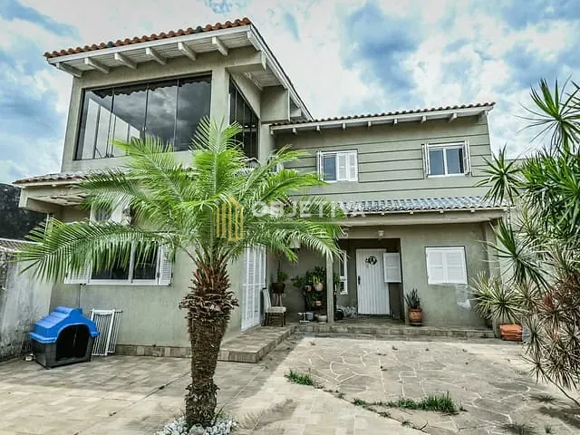 Casa 3 quartos e 3 banheiros, à venda, no bairro Jardim Itu em Porto Alegre