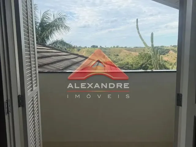 Casa com 1000m² 3 quartos e 2 banheiros, à venda ou para alugar, no bairro Parque Mirante Do Vale em Jacareí