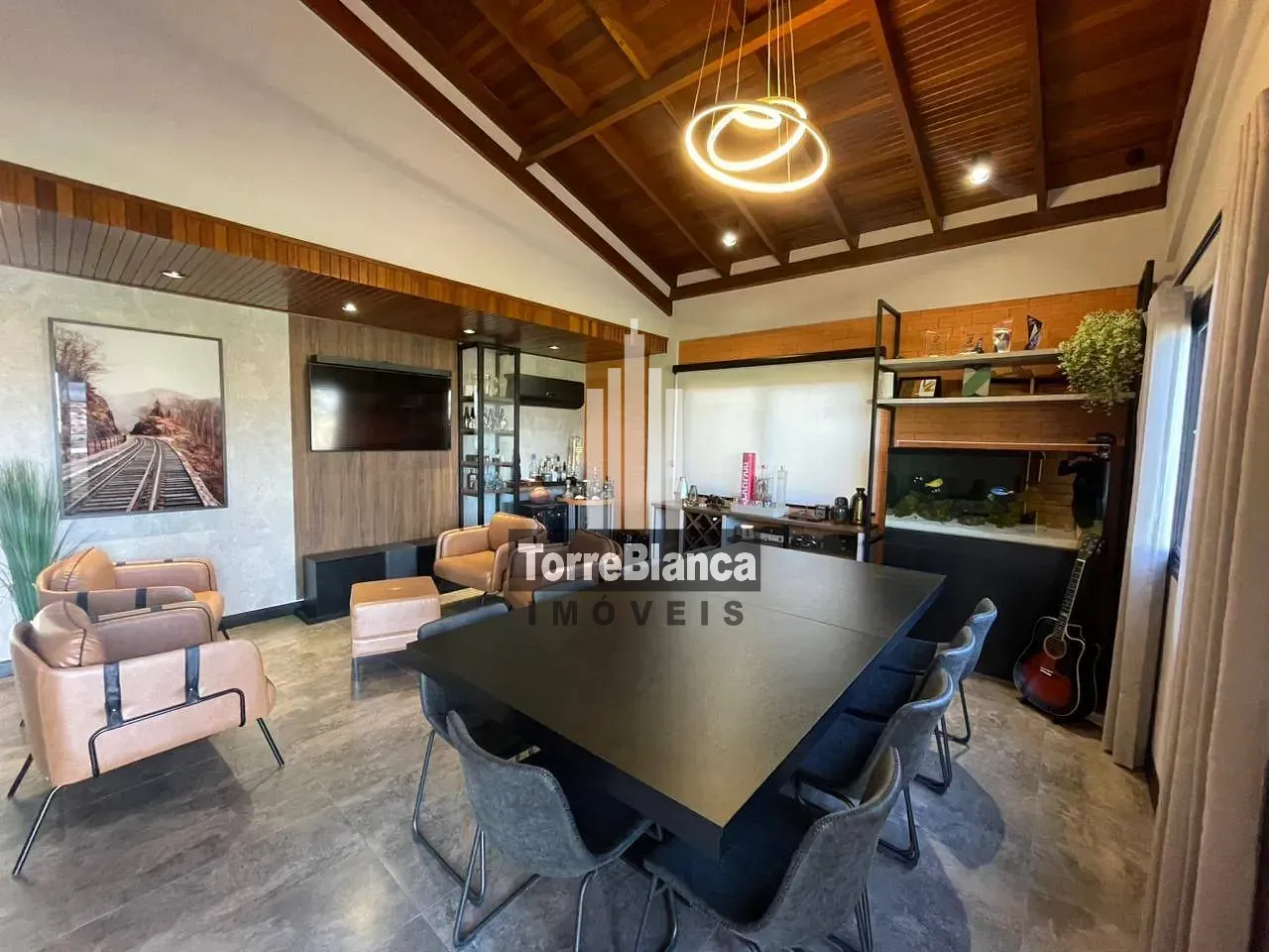 Casa, 4 quartos, 305 m² - Foto 2