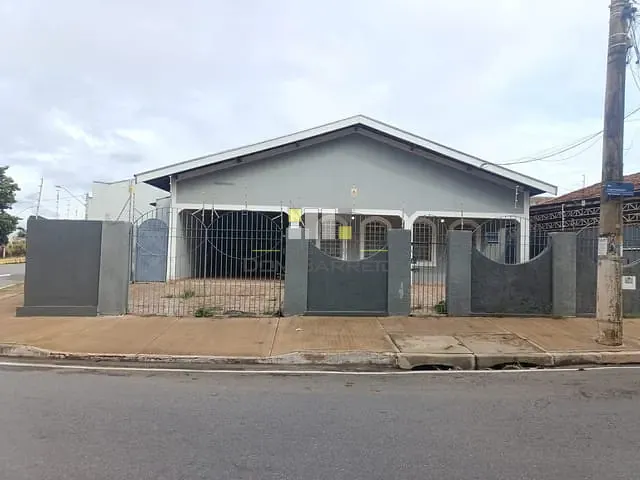 Casa com 340m², para alugar, no bairro Vila Santana em Sumaré