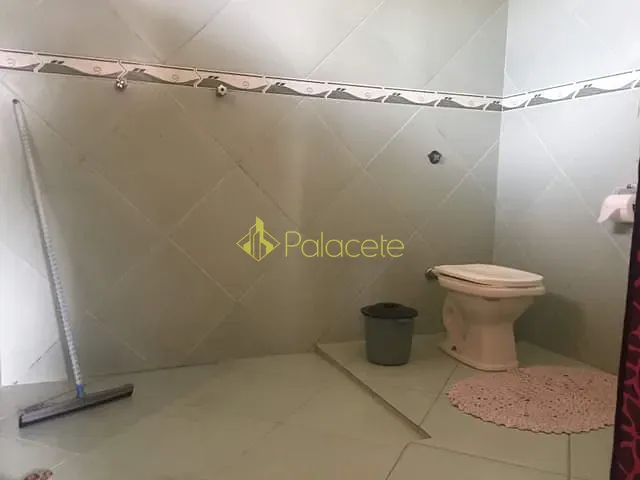 Casa com 294m² 3 quartos e 2 banheiros, à venda, no bairro Mantiqueira em Pindamonhangaba