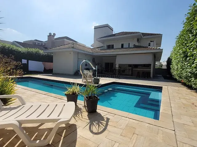 Casa com 630m² 4 quartos e 5 banheiros, à venda, no bairro Jardim Paraíba em Jacareí