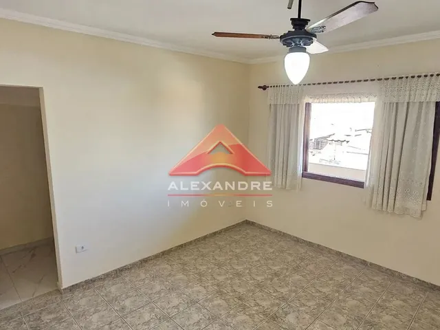 Casa com 150m² 4 quartos e 3 banheiros, à venda, no bairro Jardim Ismênia em São José Dos Campos