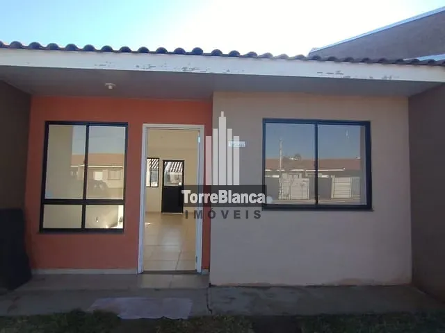 Casa 2 quartos e 1 banheiro, à venda, no bairro Cará-cará em Ponta Grossa