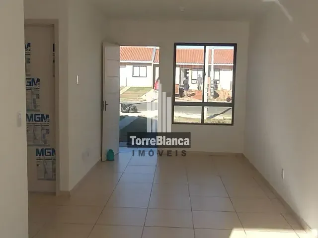 Casa 2 quartos e 1 banheiro, à venda, no bairro Cará-cará em Ponta Grossa