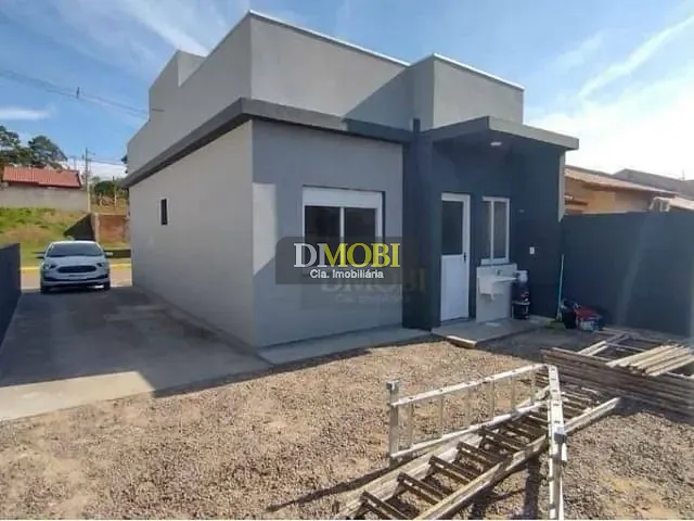 Casa com 132m² 2 quartos e 1 banheiro, à venda, no bairro Neópolis em Gravataí