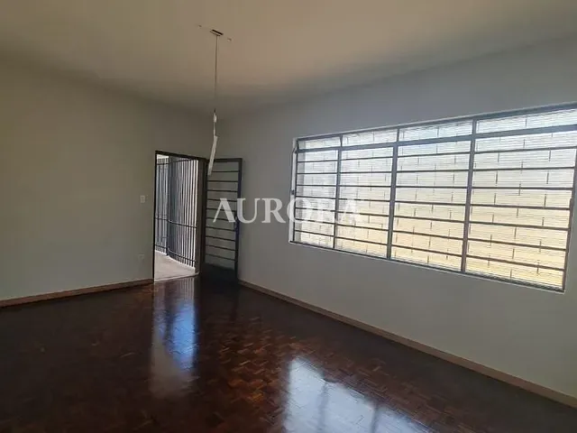 Casa com 342m² 3 quartos e 3 banheiros, à venda, no bairro Petrópolis em Londrina