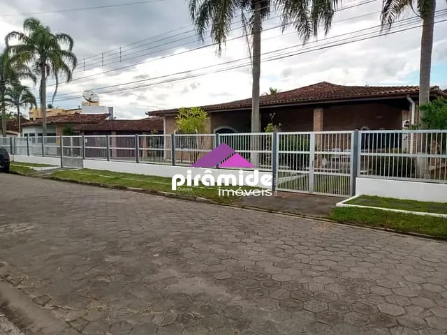Casa com 1075m² 6 quartos e 5 banheiros, à venda, no bairro Praia das Palmeiras em Caraguatatuba
