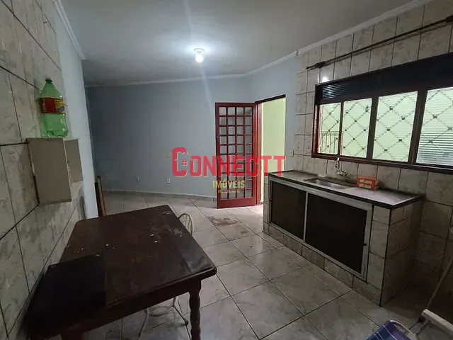Casa 2 quartos e 1 banheiro, à venda, no bairro Jardim Antártica em Ribeirão Preto