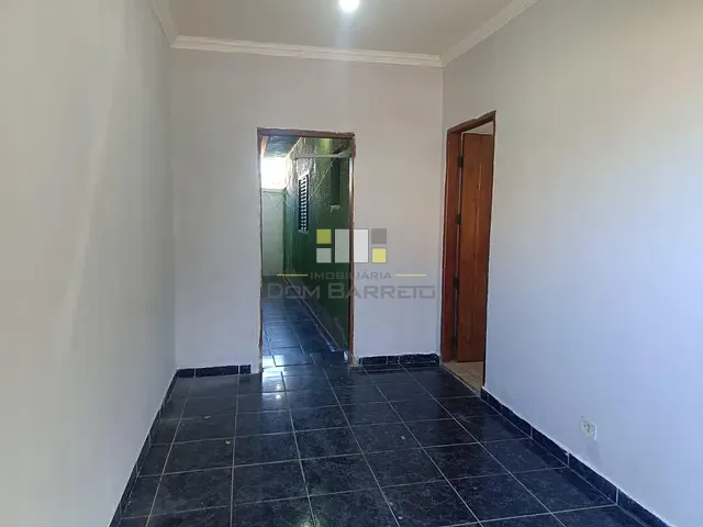 Casa 3 quartos e 1 banheiro, para alugar, no bairro Parque Santo Antônio (Nova Veneza) em Sumaré